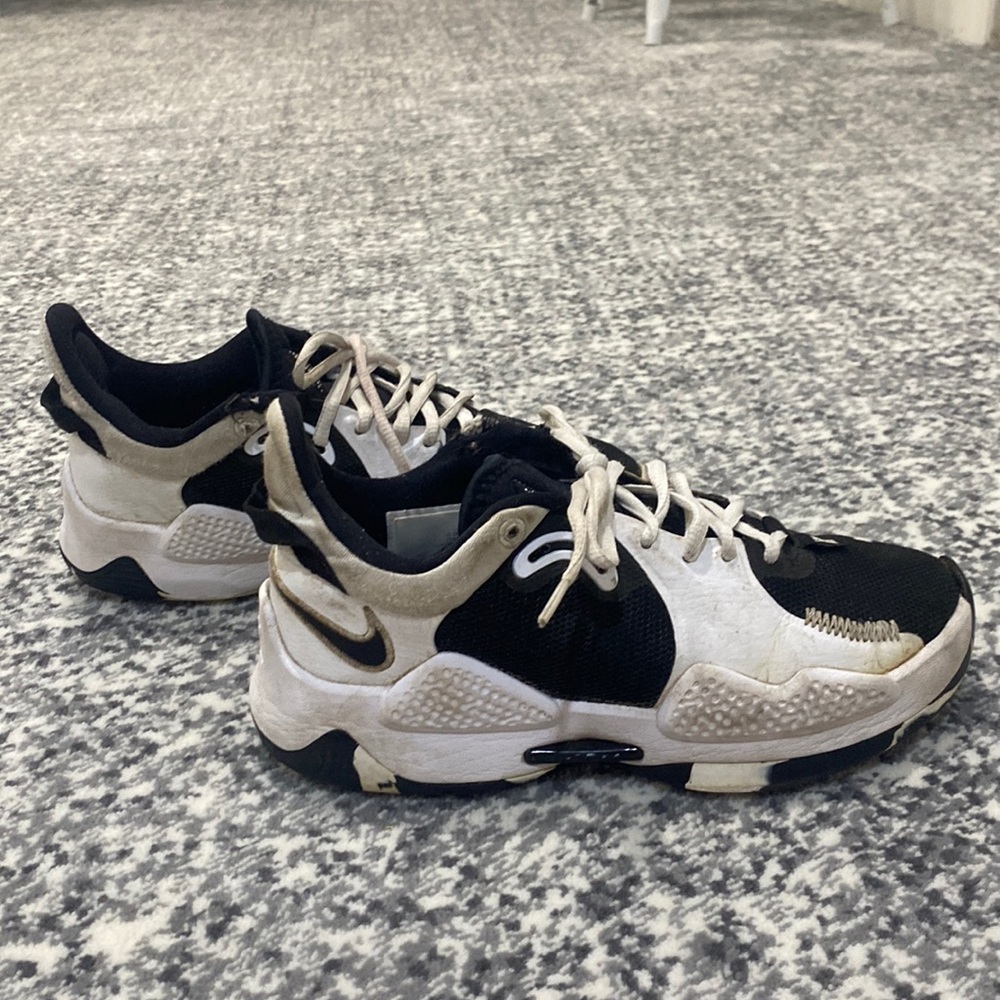 Boys basketball shoes